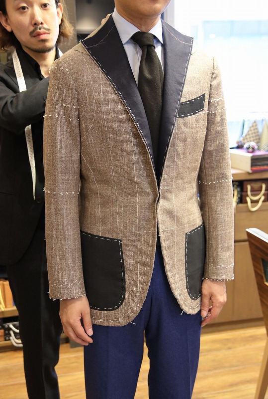 CACCIOPPOLIのWOOL,SILK&CASHMEREできれいなBESPOKE JACKETが